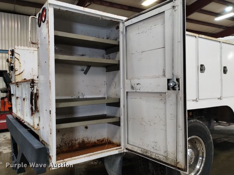 image for item LN9965 2008 International 4200 utility / service truck