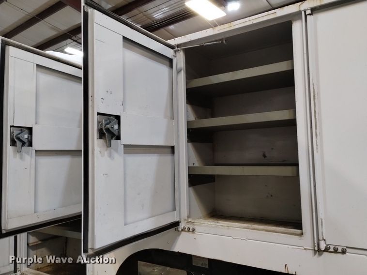 image for item LN9965 2008 International 4200 utility / service truck