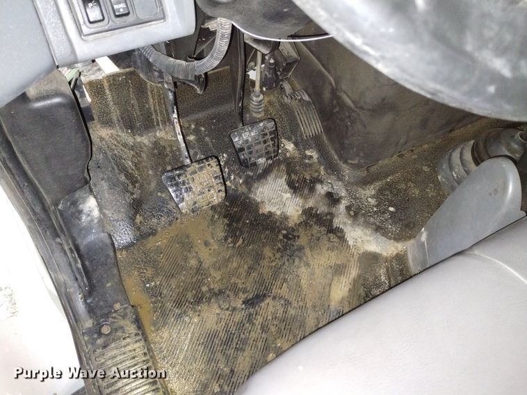 image for item LN9965 2008 International 4200 utility / service truck