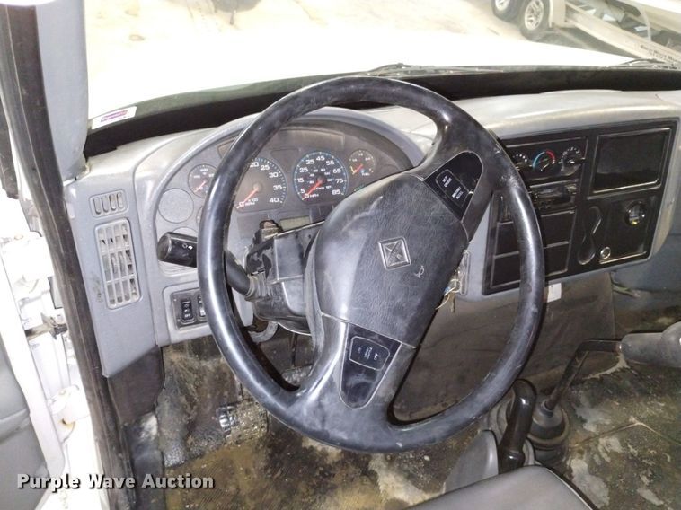 image for item LN9965 2008 International 4200 utility / service truck