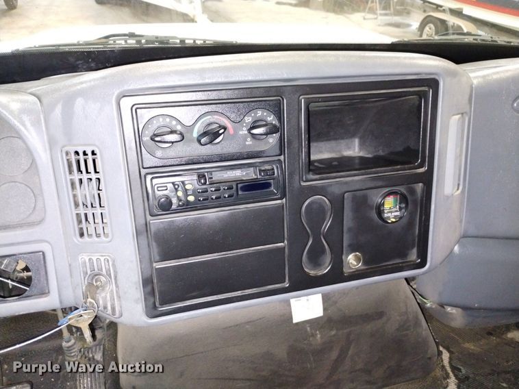 image for item LN9965 2008 International 4200 utility / service truck