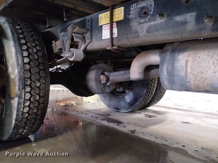 image for item LN9965 2008 International 4200 utility / service truck