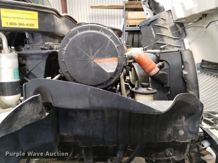 image for item LN9965 2008 International 4200 utility / service truck