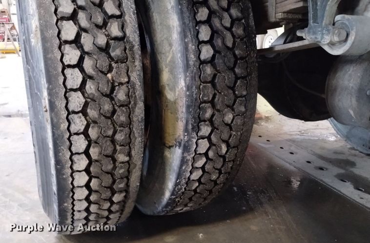 image for item LN9965 2008 International 4200 utility / service truck