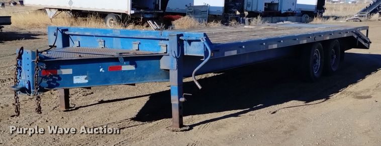 image for item LN9979 2001 Dressen equipment trailer
