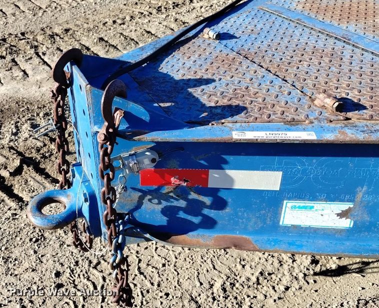 image for item LN9979 2001 Dressen equipment trailer