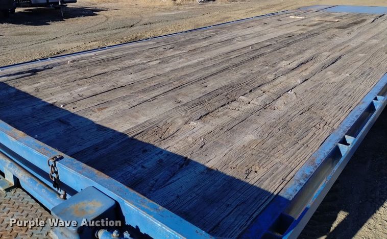 image for item LN9979 2001 Dressen equipment trailer