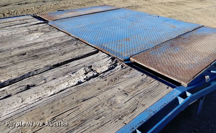 image for item LN9979 2001 Dressen equipment trailer