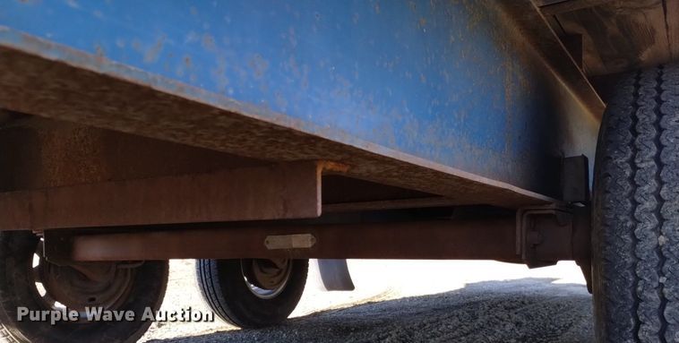 image for item LN9979 2001 Dressen equipment trailer