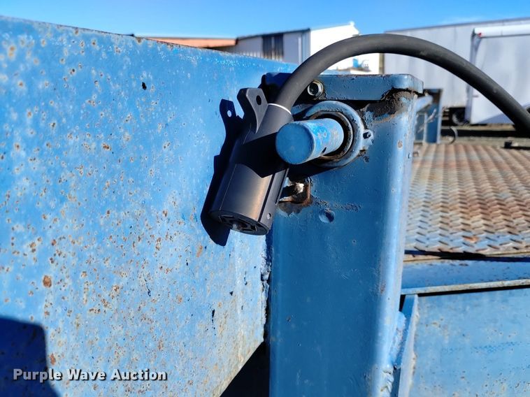 image for item LN9979 2001 Dressen equipment trailer