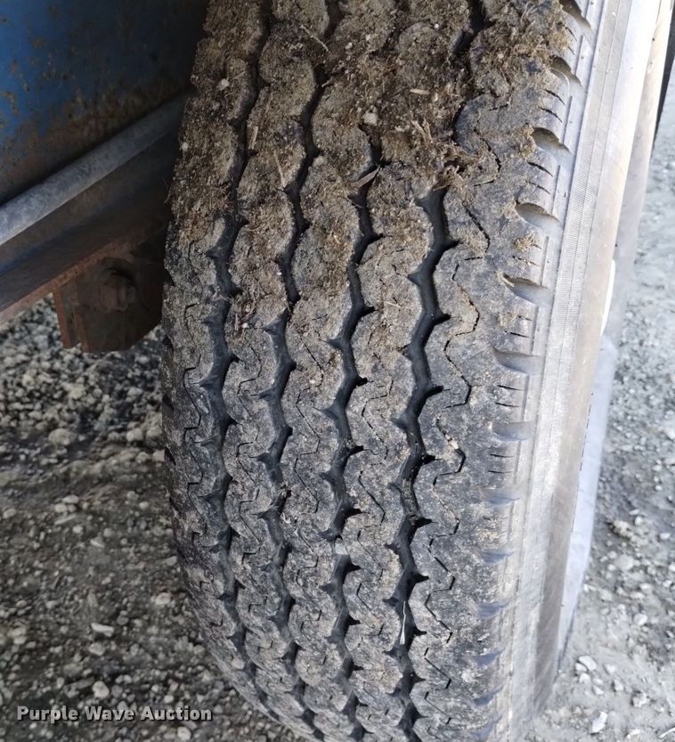 image for item LN9979 2001 Dressen equipment trailer