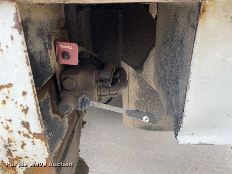 image for item LW9003 2005 International 4400 digger derrick truck