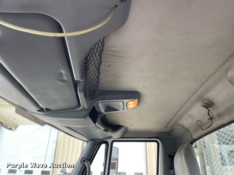 image for item LW9003 2005 International 4400 digger derrick truck