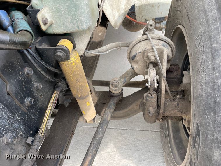 image for item LW9003 2005 International 4400 digger derrick truck