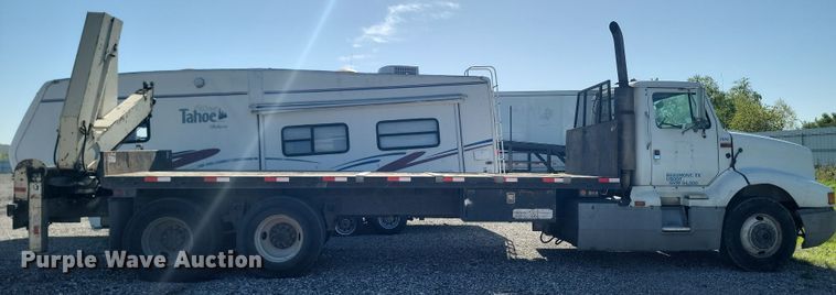 image for item ME9298 1990 International   8300 crane truck