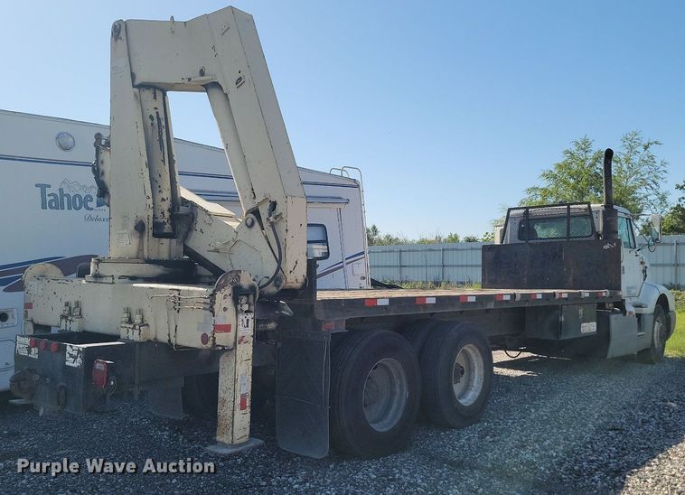 image for item ME9298 1990 International   8300 crane truck