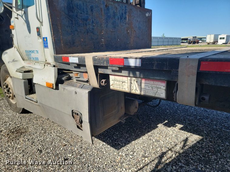 image for item ME9298 1990 International   8300 crane truck