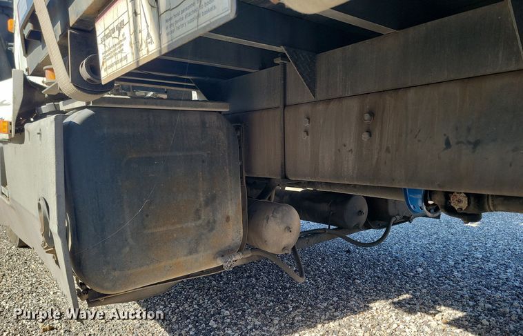 image for item ME9298 1990 International   8300 crane truck