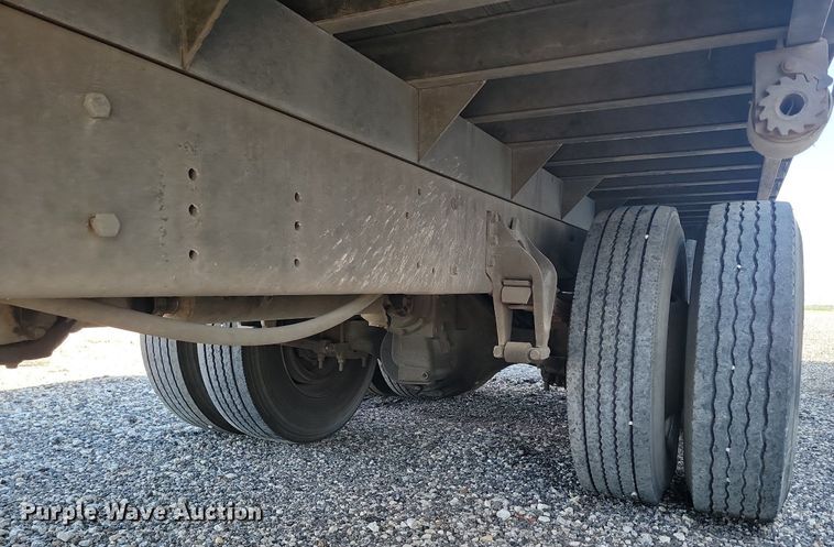 image for item ME9298 1990 International   8300 crane truck