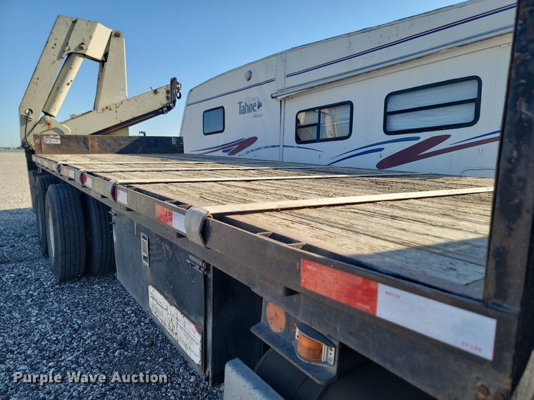 image for item ME9298 1990 International   8300 crane truck