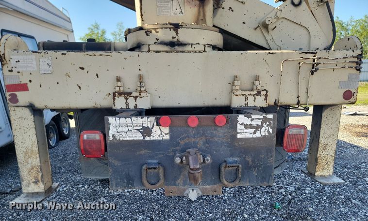 image for item ME9298 1990 International   8300 crane truck