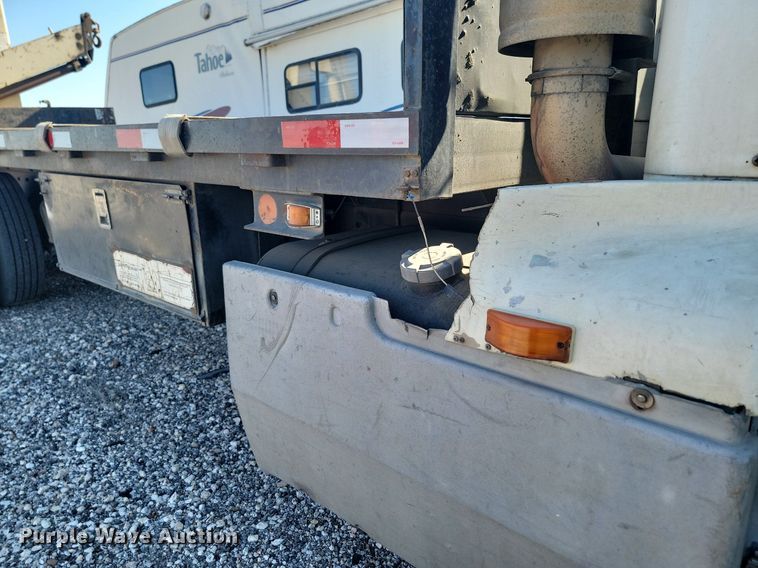 image for item ME9298 1990 International   8300 crane truck