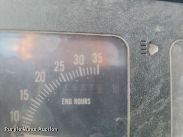 image for item ME9298 1990 International   8300 crane truck