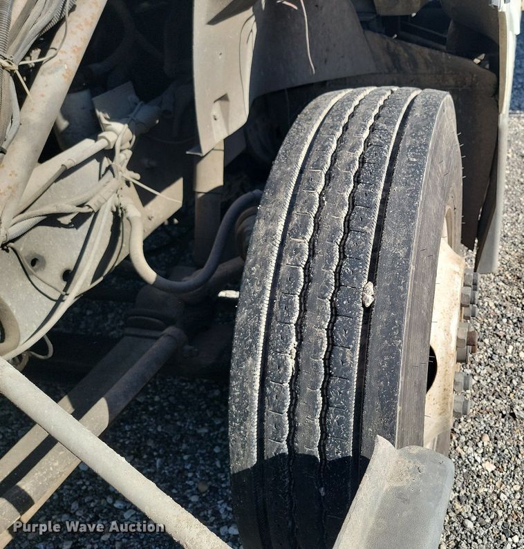 image for item ME9298 1990 International   8300 crane truck