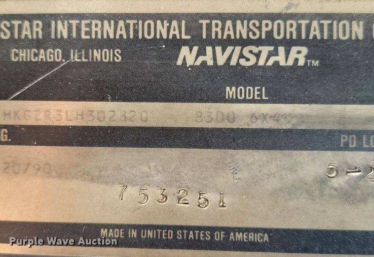 image for item ME9298 1990 International   8300 crane truck