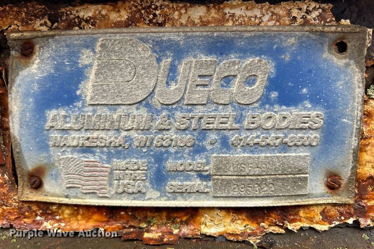 image for item MO9215 1995 International 4800  digger derrick truck