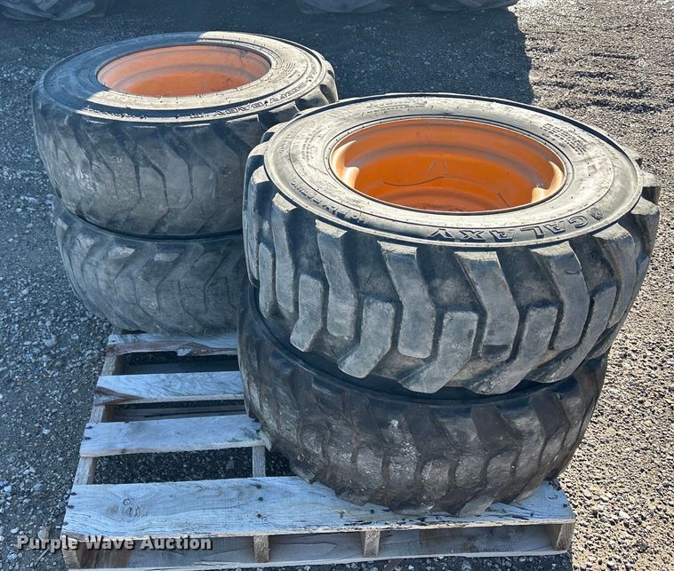 image for item MO9219 1999 Case 1845C skid steer loader