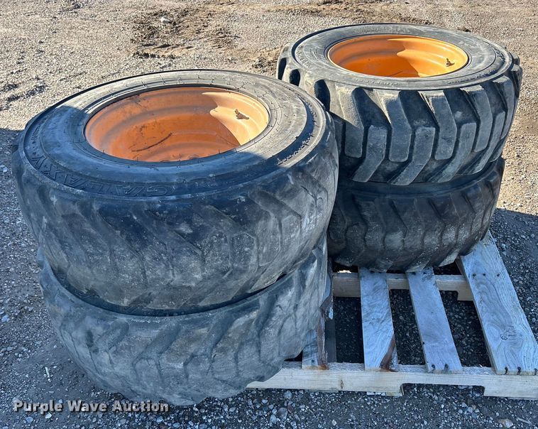 image for item MO9219 1999 Case 1845C skid steer loader