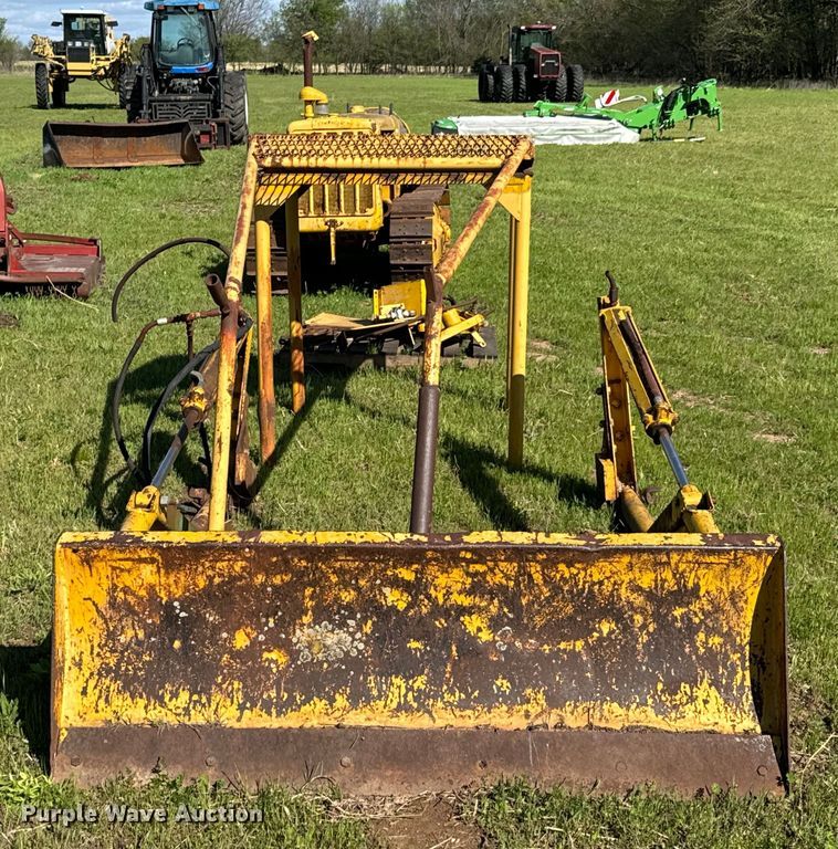 image for item ND9218 Caterpillar R2 dozer