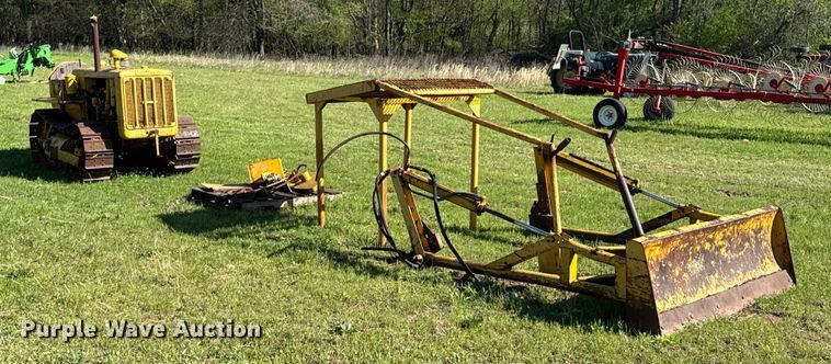 image for item ND9218 Caterpillar R2 dozer