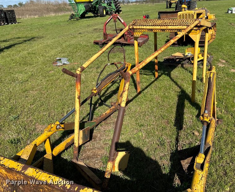 image for item ND9218 Caterpillar R2 dozer