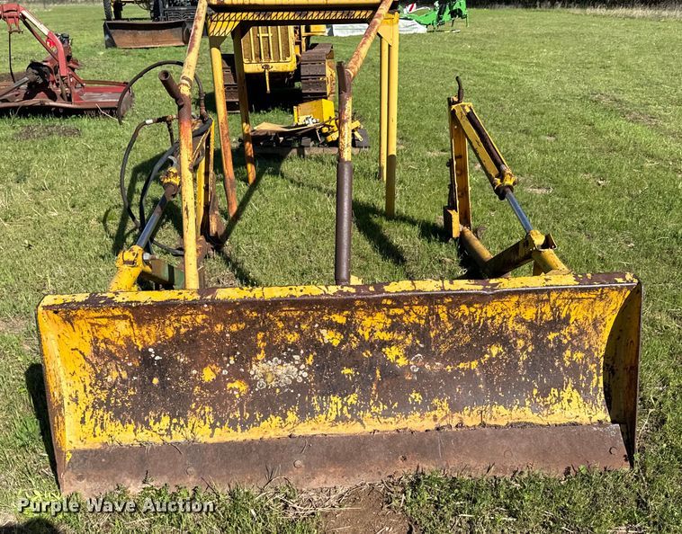 image for item ND9218 Caterpillar R2 dozer