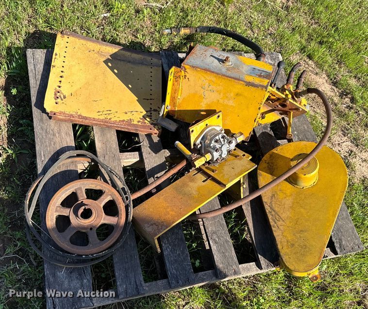 image for item ND9218 Caterpillar R2 dozer