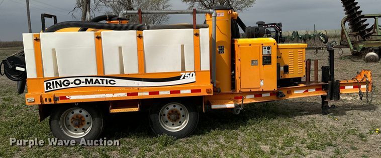 image for item NH9065 2007 Ring-O-Matic 750 vacuum excavator