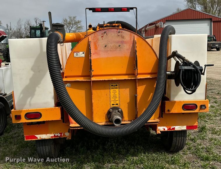 image for item NH9065 2007 Ring-O-Matic 750 vacuum excavator