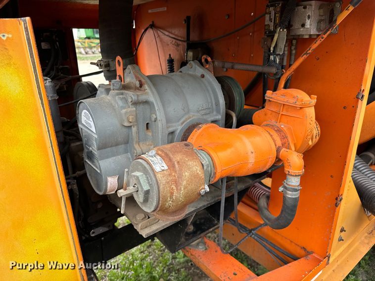 image for item NH9065 2007 Ring-O-Matic 750 vacuum excavator