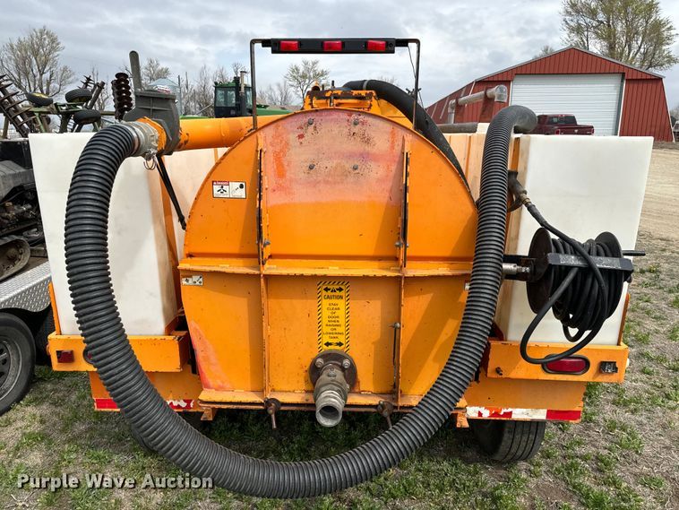 image for item NH9065 2007 Ring-O-Matic 750 vacuum excavator