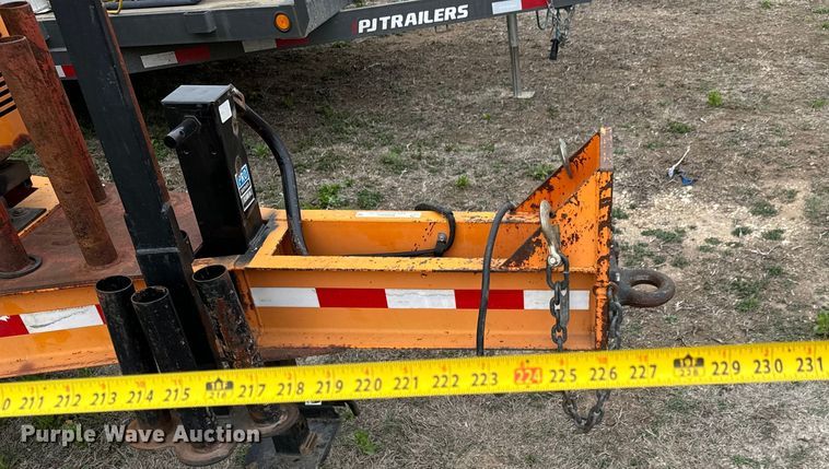 image for item NH9065 2007 Ring-O-Matic 750 vacuum excavator