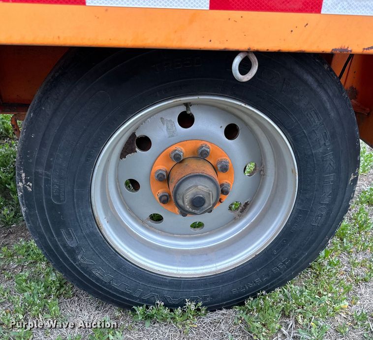 image for item NH9065 2007 Ring-O-Matic 750 vacuum excavator