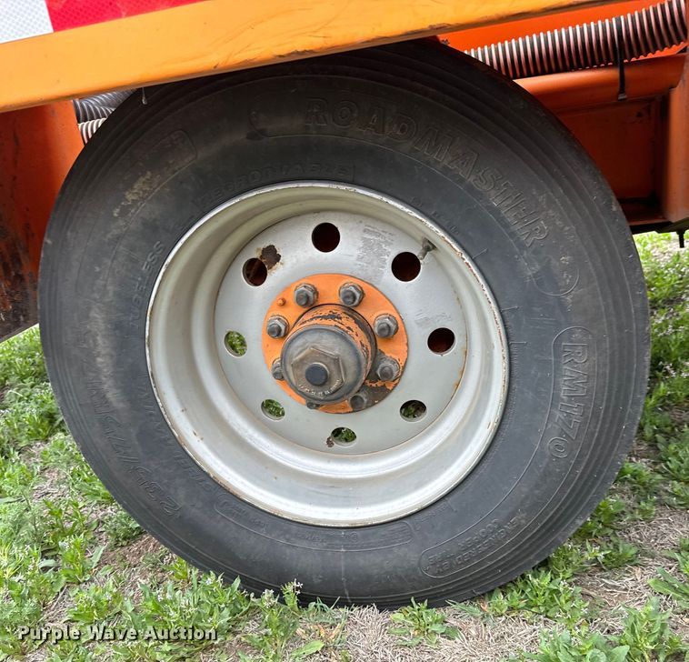 image for item NH9065 2007 Ring-O-Matic 750 vacuum excavator