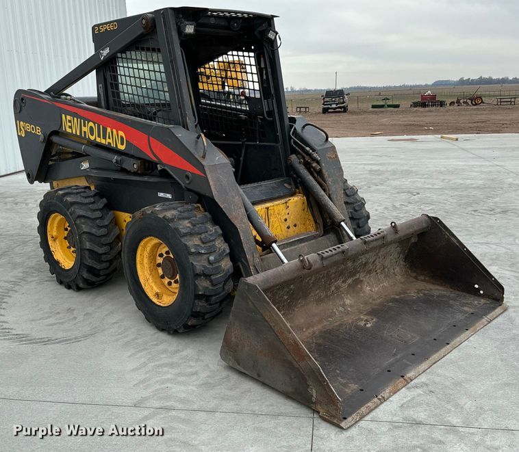image for item NH9086 2006 New Holland LS180B skid steer loader