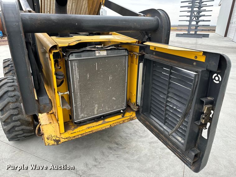 image for item NH9086 2006 New Holland LS180B skid steer loader