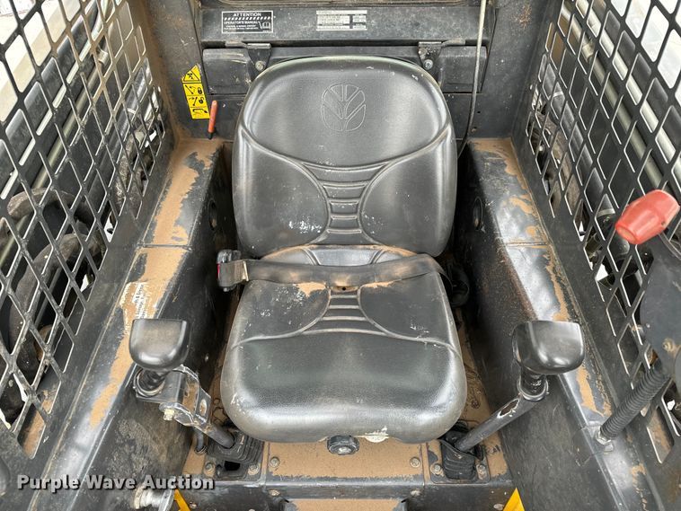 image for item NH9086 2006 New Holland LS180B skid steer loader