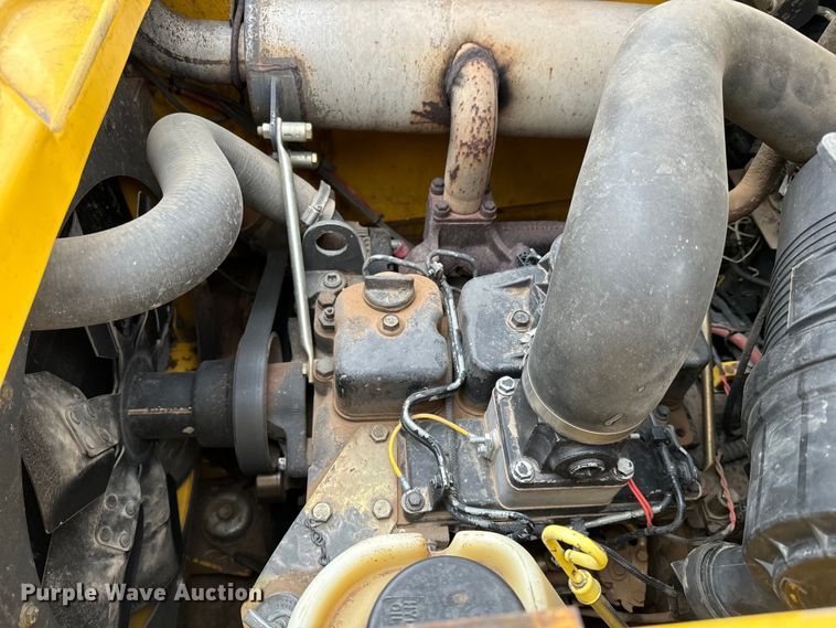 image for item NH9086 2006 New Holland LS180B skid steer loader