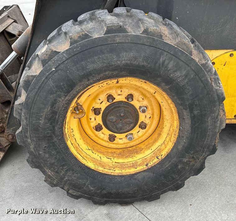 image for item NH9086 2006 New Holland LS180B skid steer loader