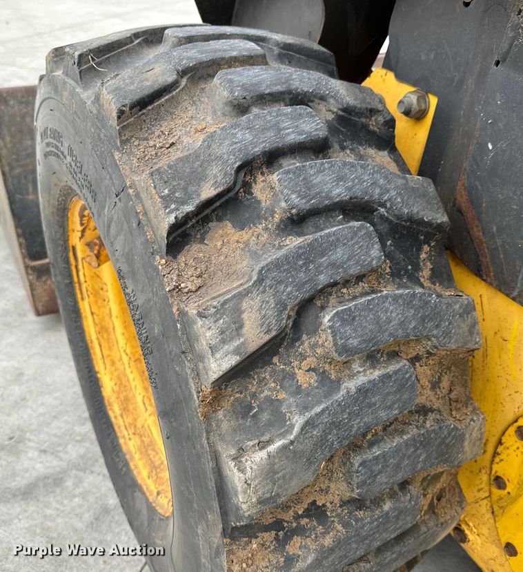 image for item NH9086 2006 New Holland LS180B skid steer loader